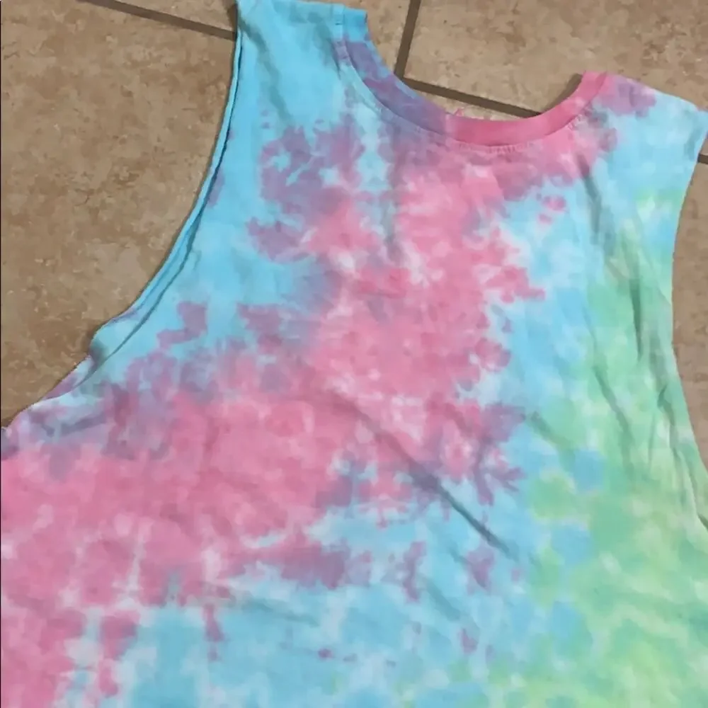 Tie-Dye Muscle Tee Women's XL Fitted Workout Gym Running Bikini Coverage Sexy